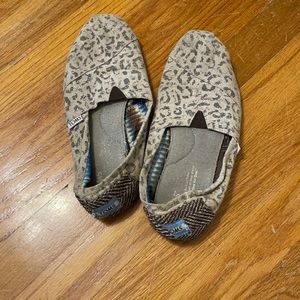 Cheetah print Toms